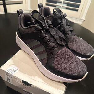 Adidas Edge Lux VI 
Brand New with Box
Size 9